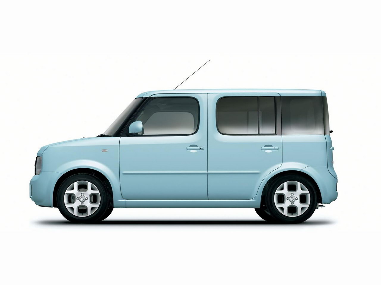 Nissan Cube 2003 017.jpg